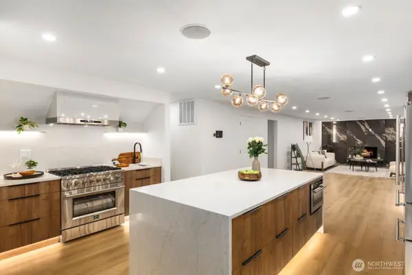 14824 119th Ave Ne, Kirkland, WA 98034