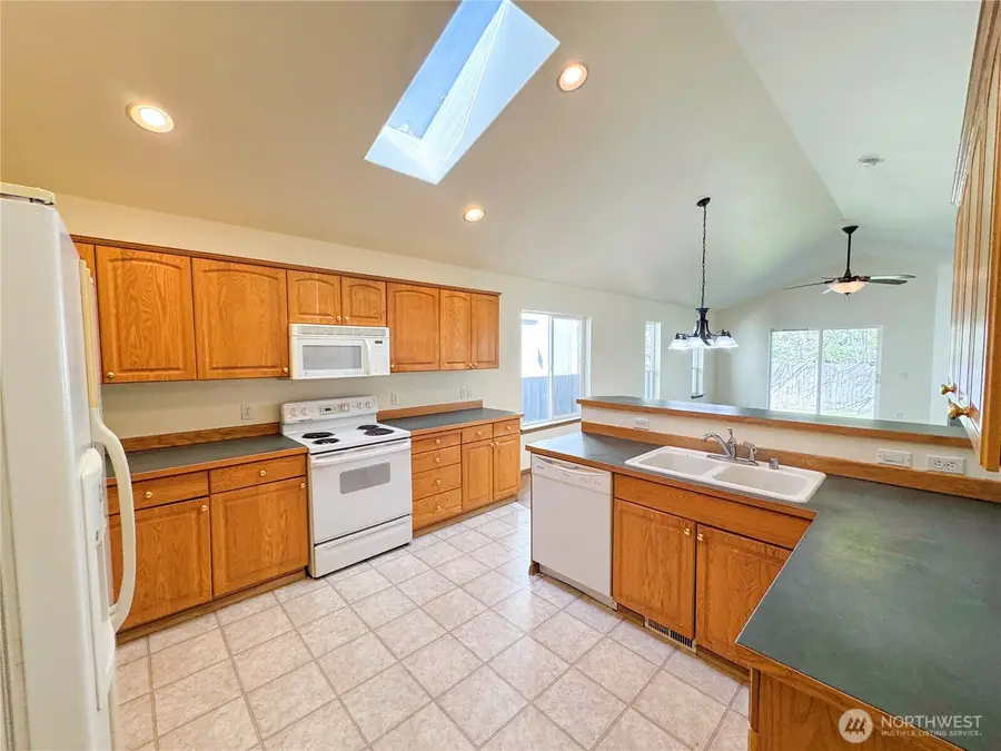 21621 65th Avenue Ct E, Spanaway, WA 98387 - #2