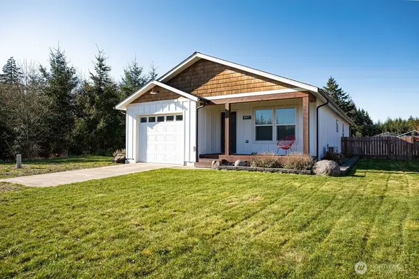 997 King John's Way, Forks, WA 98331