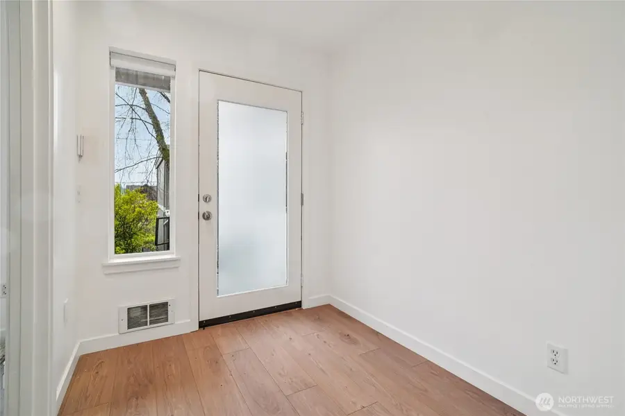 127 25th Avenue E #B, Seattle, WA 98112 - #3