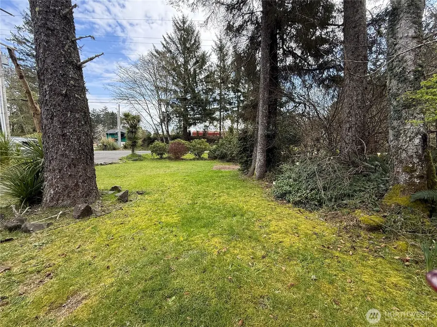 381 Dolphin Avenue Ne, Ocean Shores, WA 98569 - #2