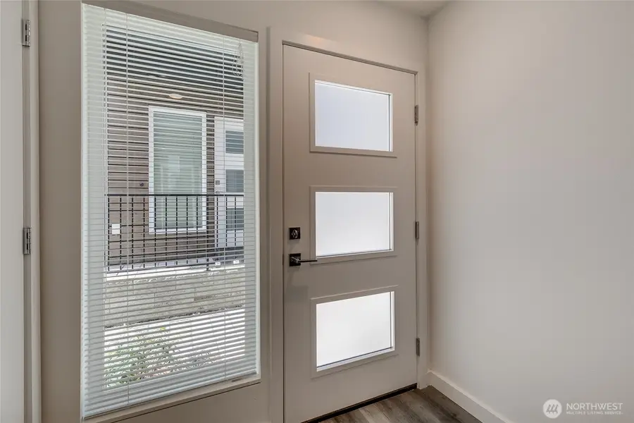 130 W Florentia Street #A, Seattle, WA 98119 - #3