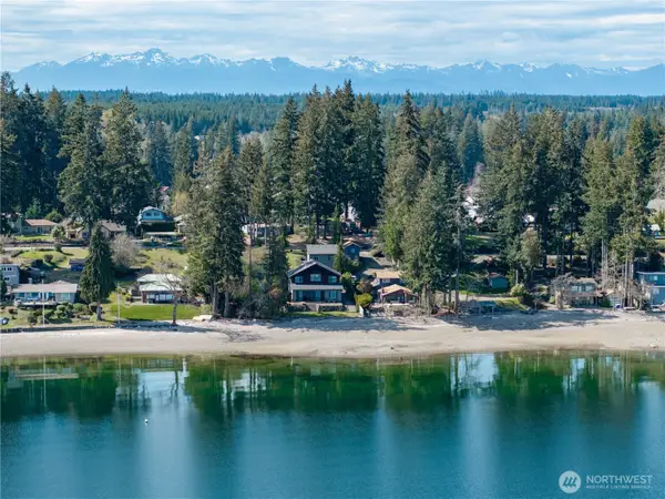 630 E Treasure Island Drive, Allyn, WA 98524
