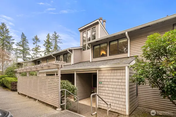 9918 NE 144th Lane #406, Kirkland, WA 98034