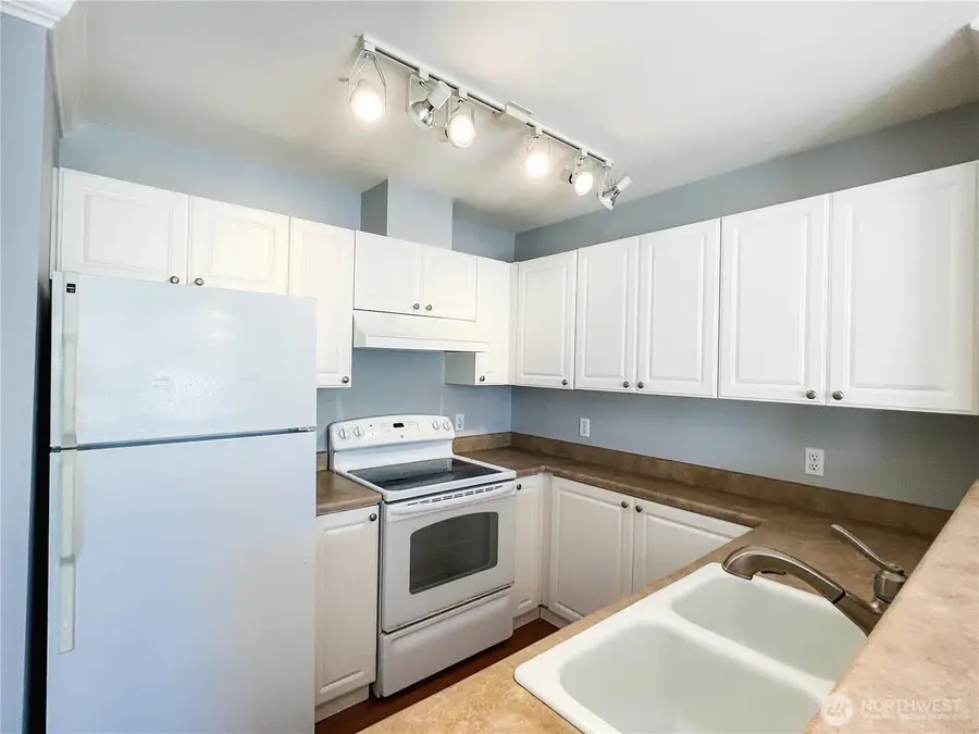 33020 10th Avenue Sw #N302, Federal Way, WA 98023 - #3