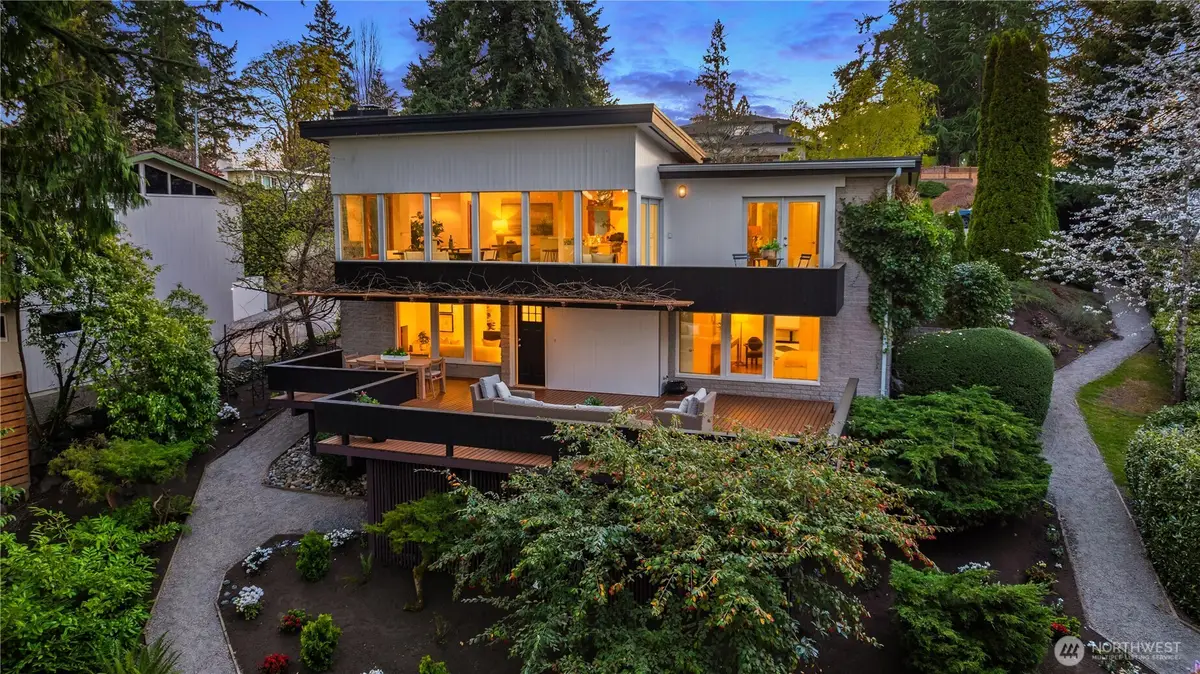 2070 127th Avenue Se, Bellevue, WA 98005 - #1