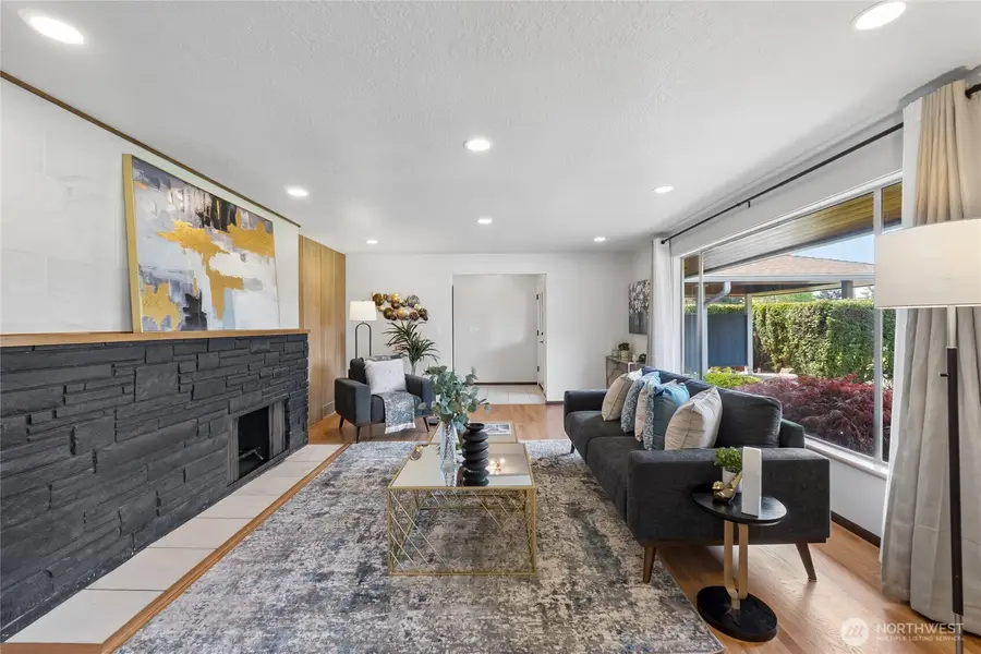 18832 1st Place Sw, Normandy Park, WA 98166 - #3