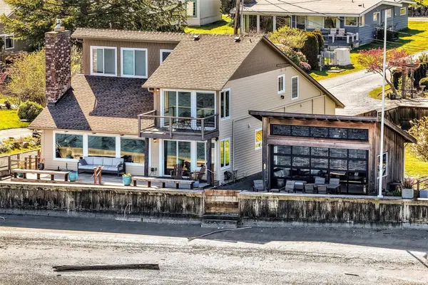 4906 Marshall Rd, Clinton, WA 98236