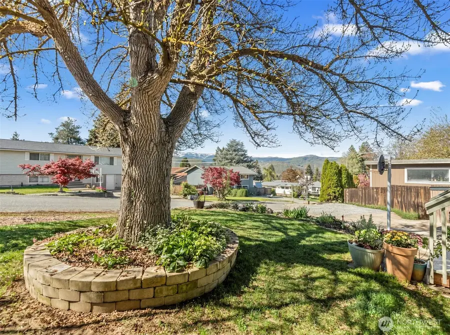 520 Lacey Place Ne, East Wenatchee, WA 98802 - #3