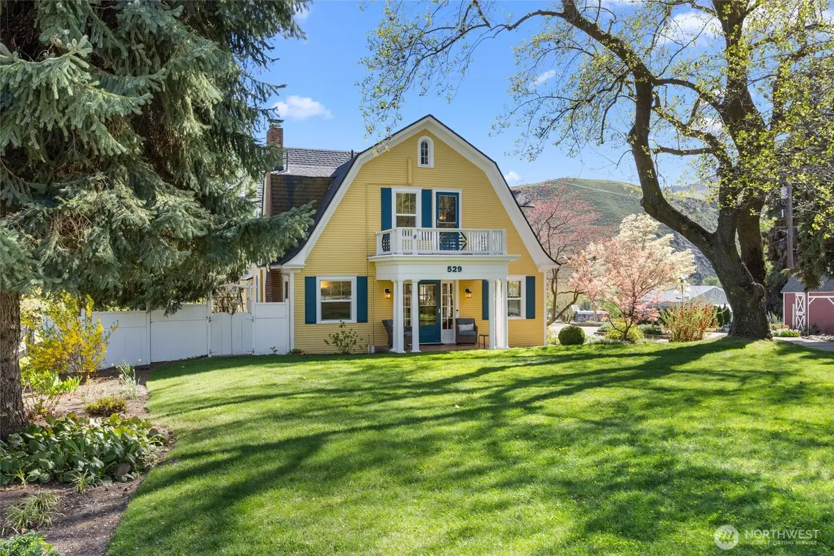 529 Lower Sunnyslope Road, Wenatchee, WA 98801 - #1