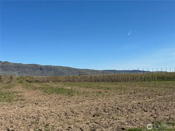 565 S Van Well Avenue, East Wenatchee, WA 98802