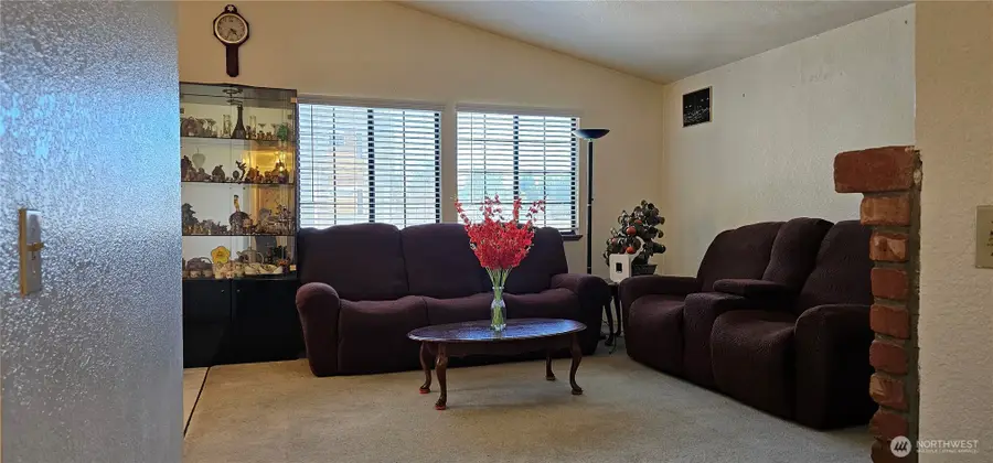 10903 Whitman Avenue N, Seattle, WA 98133 - #3