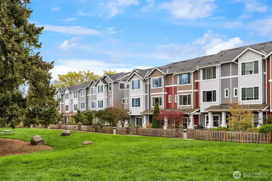 6576 High Point Drive Sw, Seattle, WA 98126 - #2