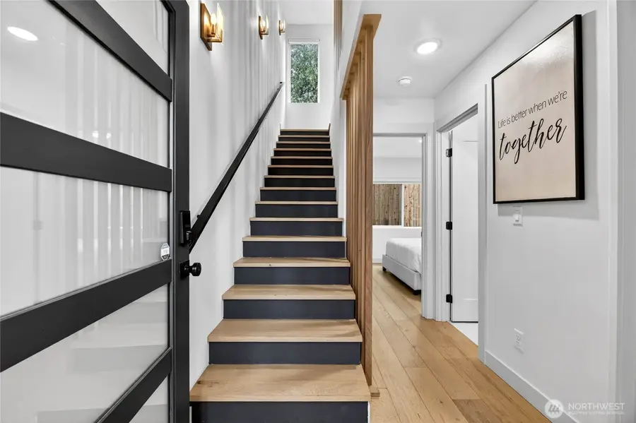 8647 18th Avenue Sw, Seattle, WA 98106 - #2