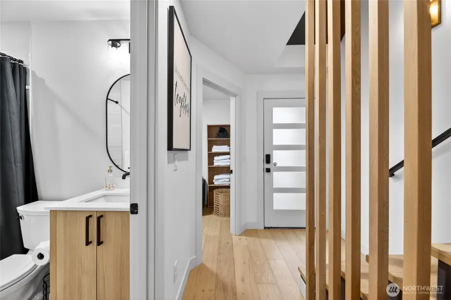 8647 18th Avenue Sw, Seattle, WA 98106 - #3