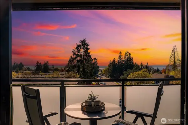 11230 NE 68th Street #C, Kirkland, WA 98033