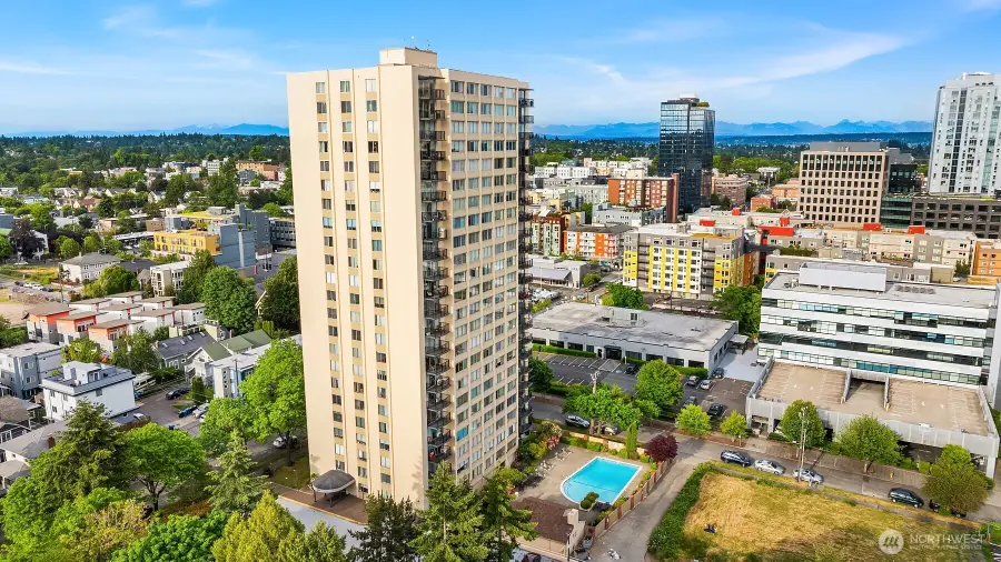 4540 8th Avenue Ne #405, Seattle, WA 98105 - #2