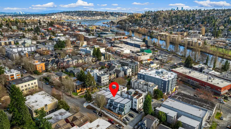 105 NW 39th Street #B, Seattle, WA 98107 - #2