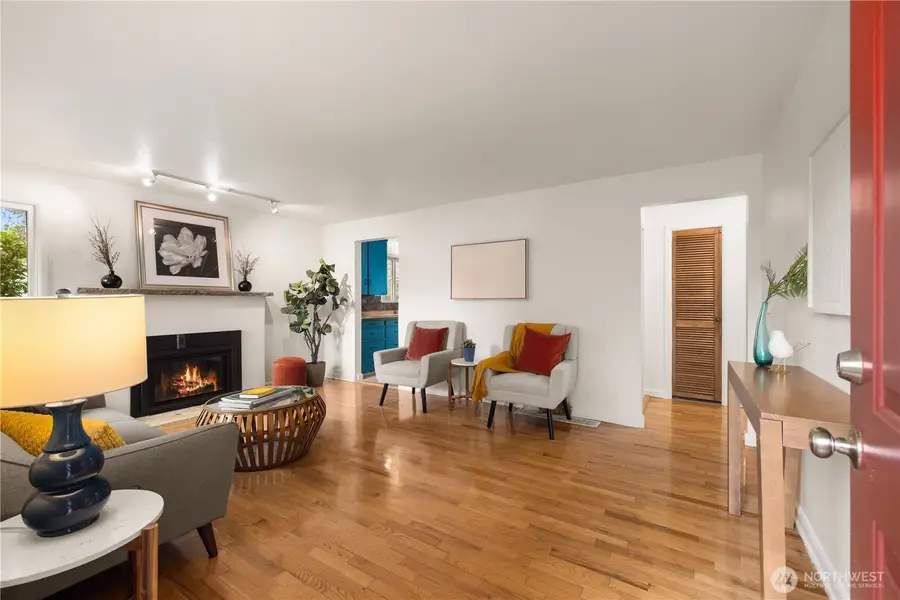 11253 35th Avenue Sw, Seattle, WA 98146 - #3