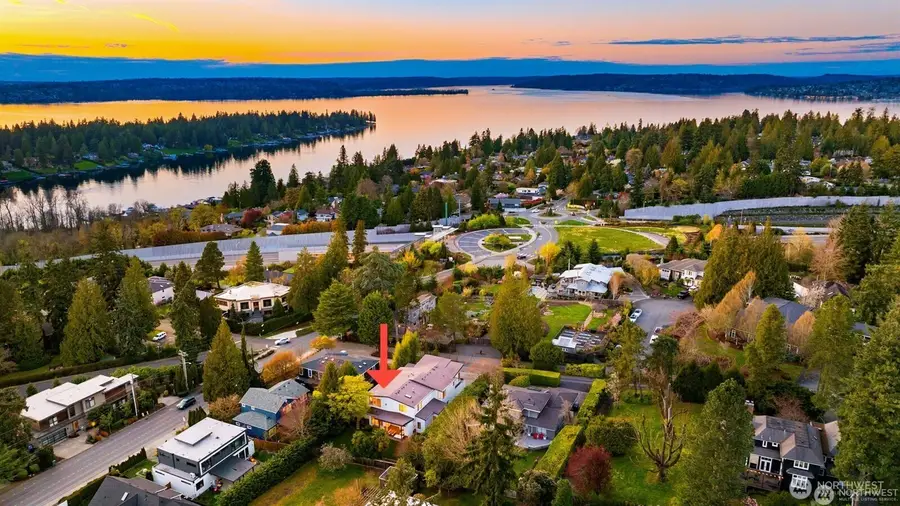 9215 NE 32nd Street, Clyde Hill, WA 98004 - #2