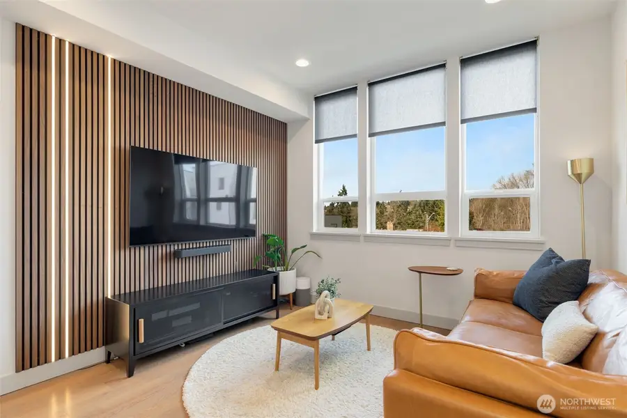 5030 Sand Point Place Ne #B, Seattle, WA 98105 - #2