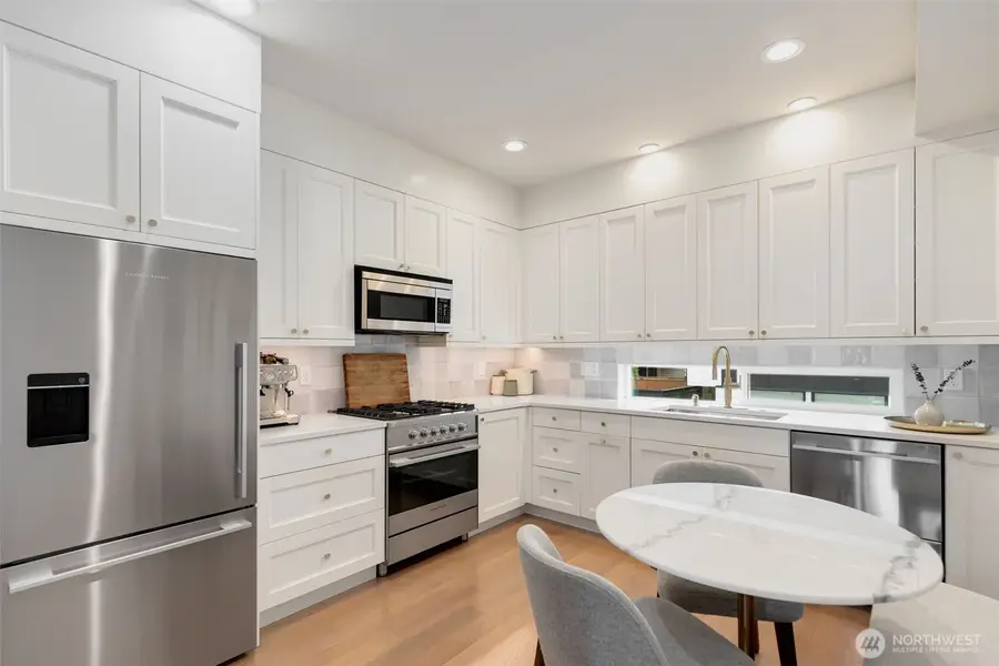 5030 Sand Point Place Ne #B, Seattle, WA 98105 - #3