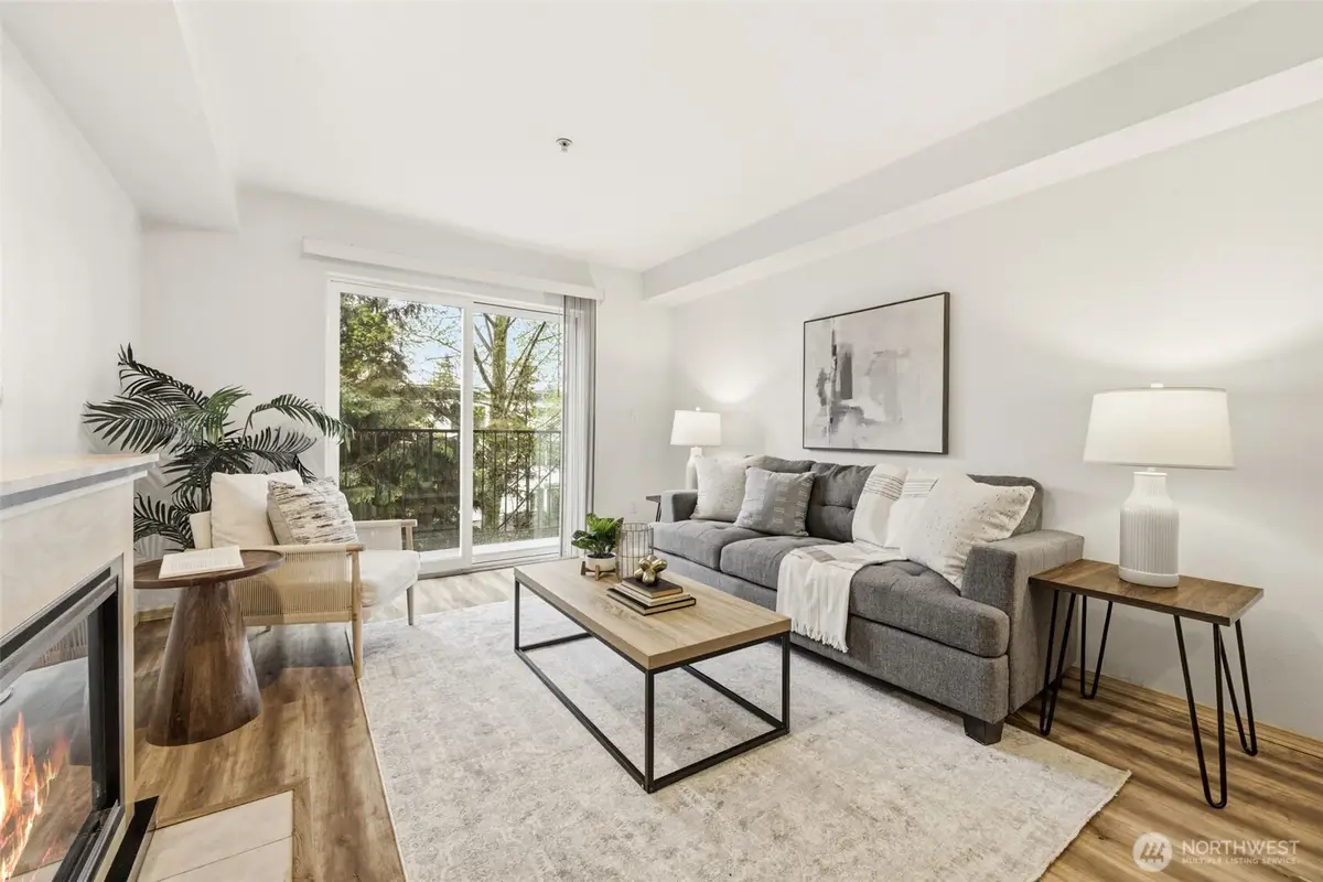 9057 Greenwood Avenue N #102, Seattle, WA 98103 - #1