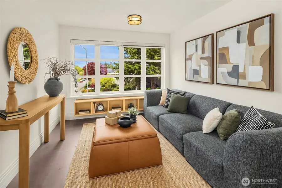 3215 W Lynn Street, Seattle, WA 98199 - #3