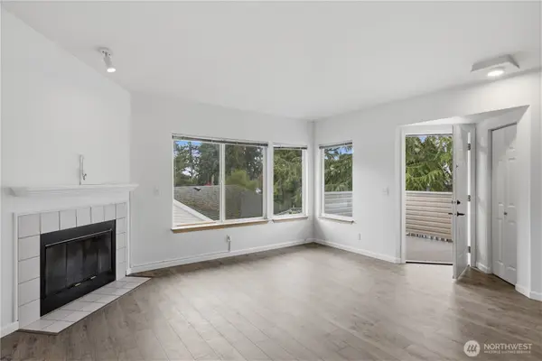 9210 Market Place #D201, Lake Stevens, WA 98258