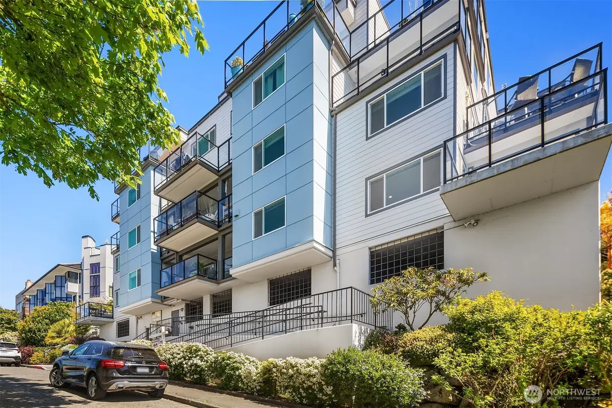 2040 13th Avenue W #33, Seattle, WA 98119 - #1