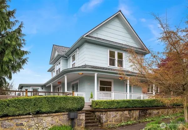 919 N 77th Street, Seattle, WA 98103