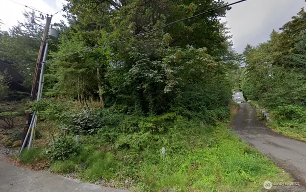 435 SW Mount Baker Drive, Issaquah, WA 98027