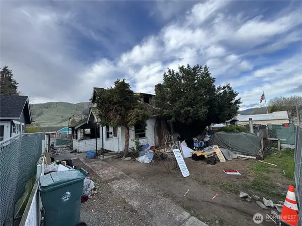 418 E Woodin Avenue, Chelan, WA 98816