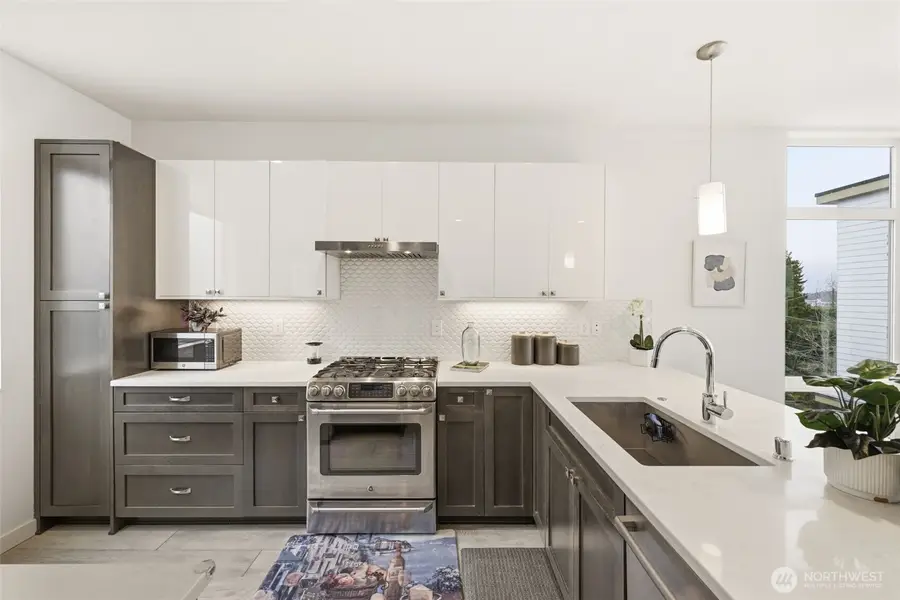 1926 Ferry Avenue Sw, Seattle, WA 98116 - #3