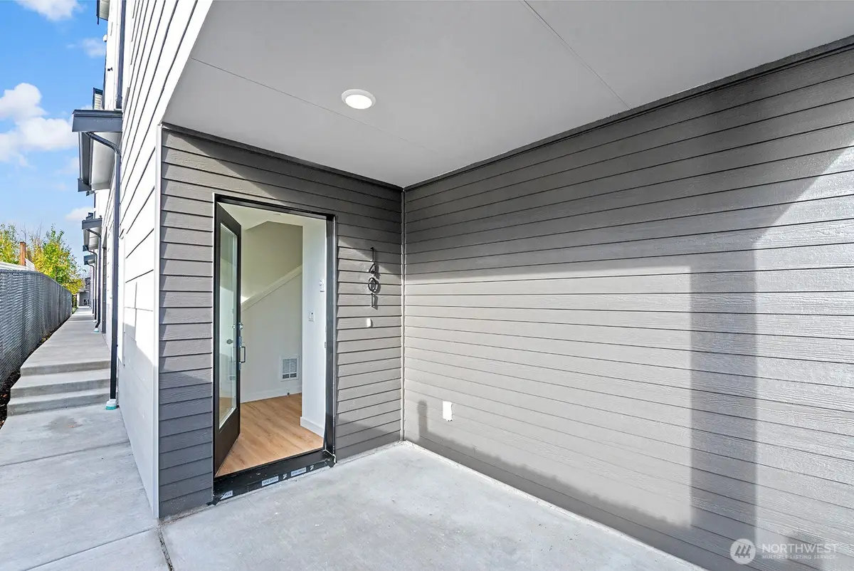 1401 SW 111th Lane, Seattle, WA 98146 - #1