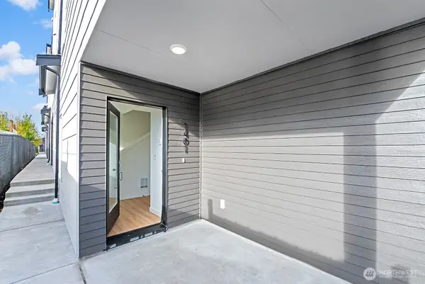 1401 SW 111th Lane, Seattle, WA 98146