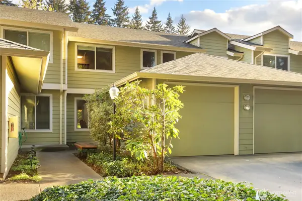 3957 NW Fairway Lane, Bremerton, WA 98312