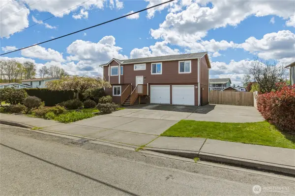 115 3rd Avenue Nw, Pacific, WA 98047