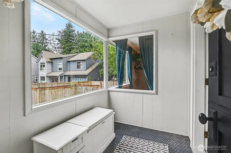 11347 Sand Point Way Ne, Seattle, WA 98125 - #3