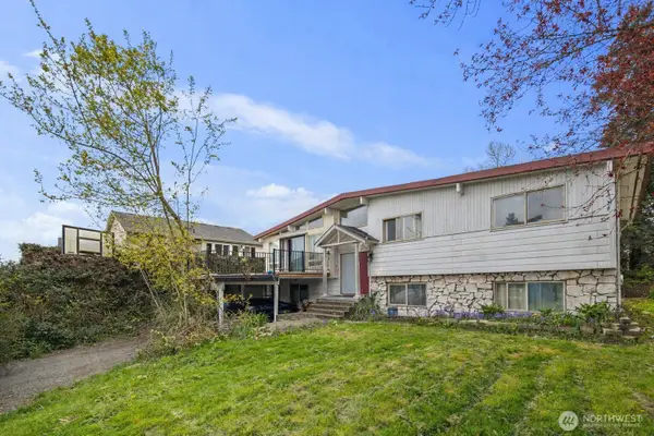 2230 S 253rd Place, Des Moines, WA 98198