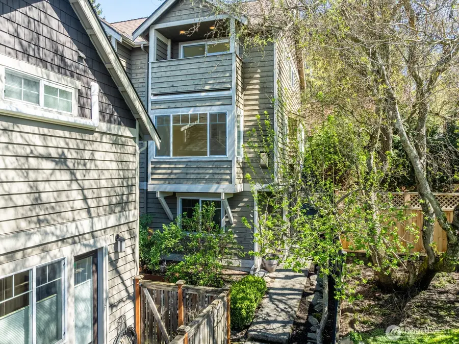 7114 California Avenue Sw #F, Seattle, WA 98136 - #3