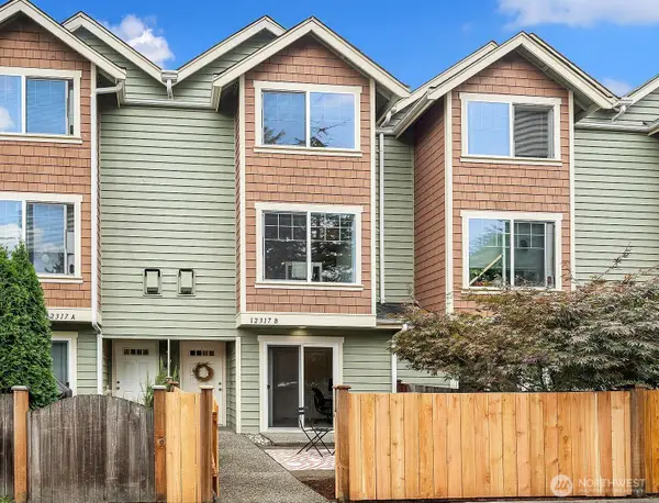 12317 10th Place Ne #B, Seattle, WA 98125