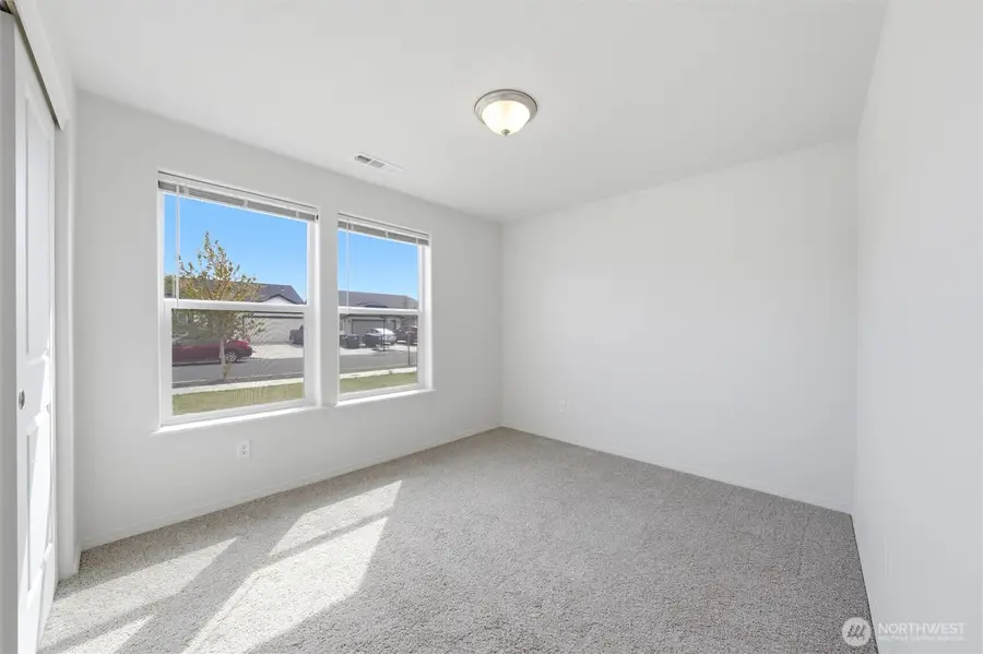 1032 W Sequoia Road, Moses Lake, WA 98837 - #3