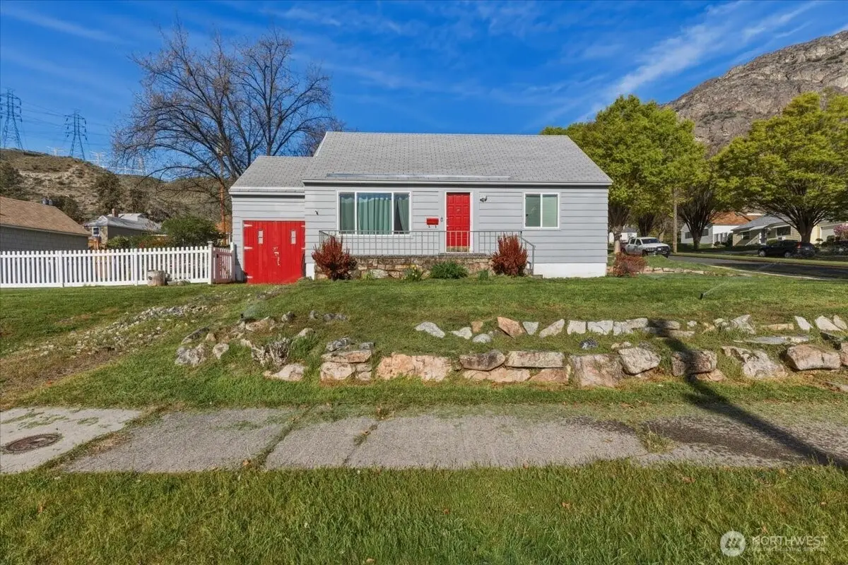 210 Stevens Avenue, Coulee Dam, WA 99116 - #1