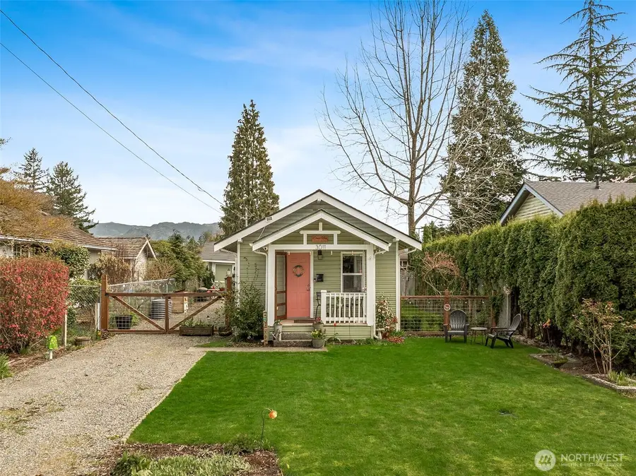 3011 Division Street, Enumclaw, WA 98022 - #3