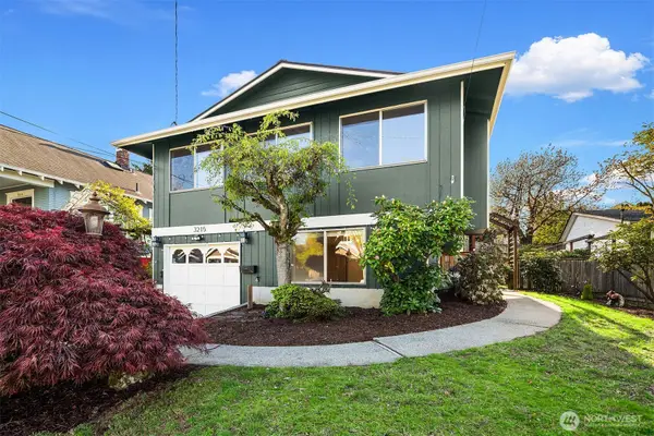 3215 40th Avenue Sw, Seattle, WA 98116