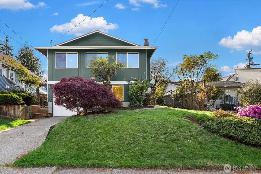 3215 40th Avenue Sw, Seattle, WA 98116 - #2
