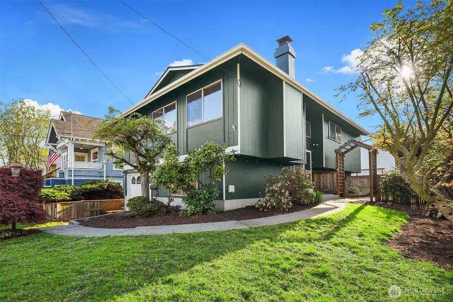 3215 40th Avenue Sw, Seattle, WA 98116 - #3