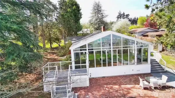 6513 Spencer Lane, Clinton, WA 98236