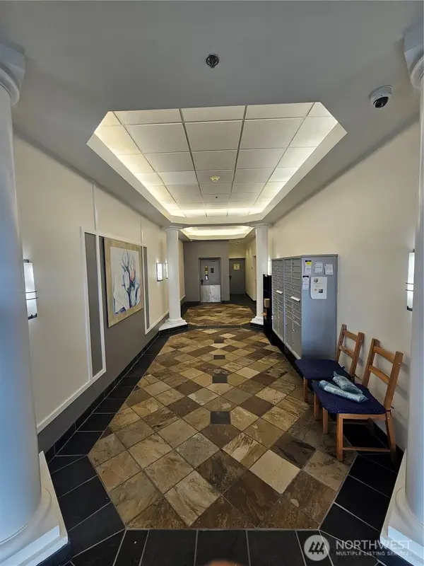 2530 15th Avenue W #303, Seattle, WA 98119